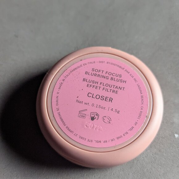 ILIA Beauty | Soft Focus Blurring Blush | Glimpse - Picture 10 of 16